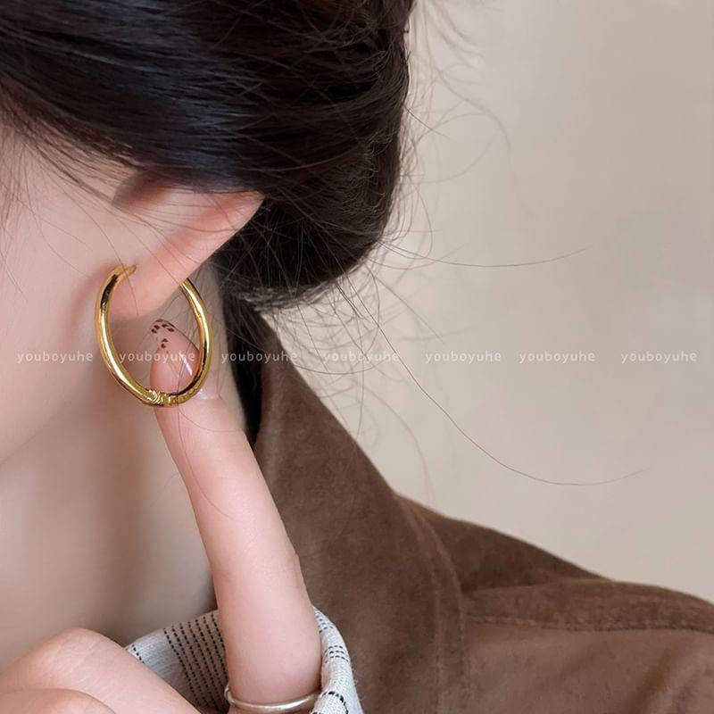 Glossy Hoop Earring Product Image