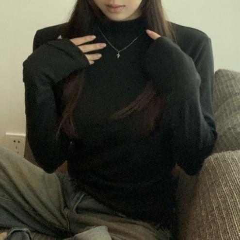 Long Sleeve Mock Neck Plain T-Shirt Product Image