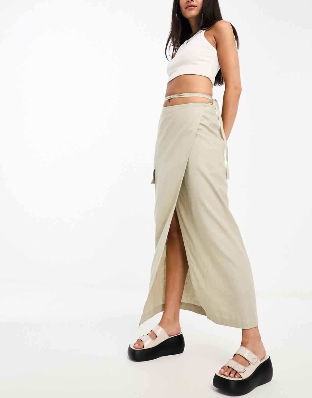 Weekday Fold linen blend cargo midi skirt in khaki product image