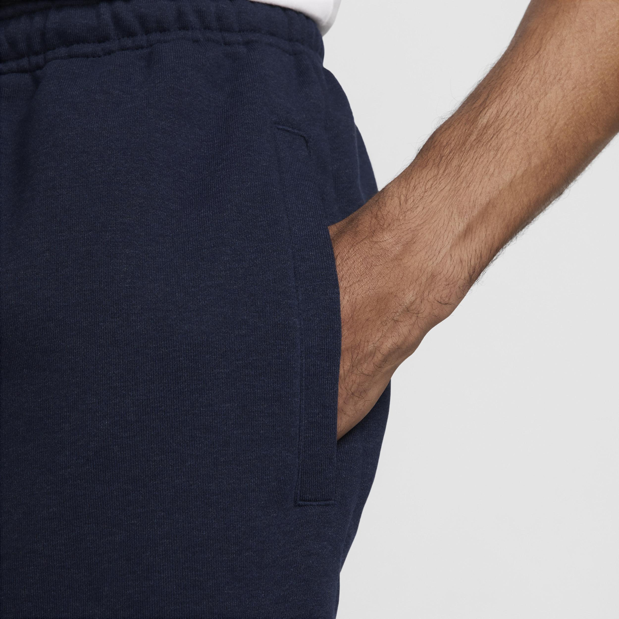 Nike Men's Standard Issue 8" Dri-FIT Fleece Basketball Shorts Product Image