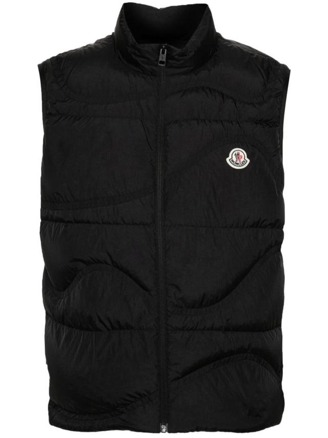 Logo-patch Padded Gilet In Schwarz Product Image