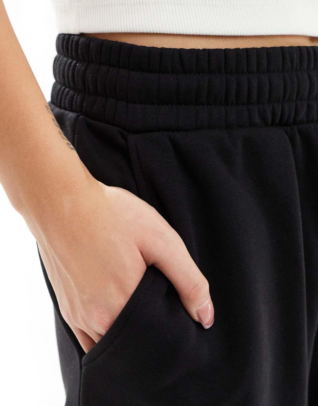 Weekday sweatpants in black Product Image