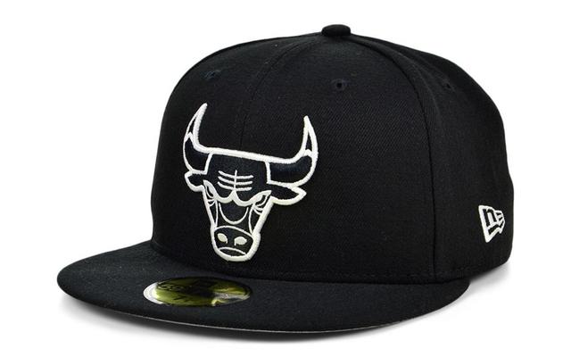 Mens New Era Chicago Bulls & White Logo 59FIFTY Fitted Hat Product Image