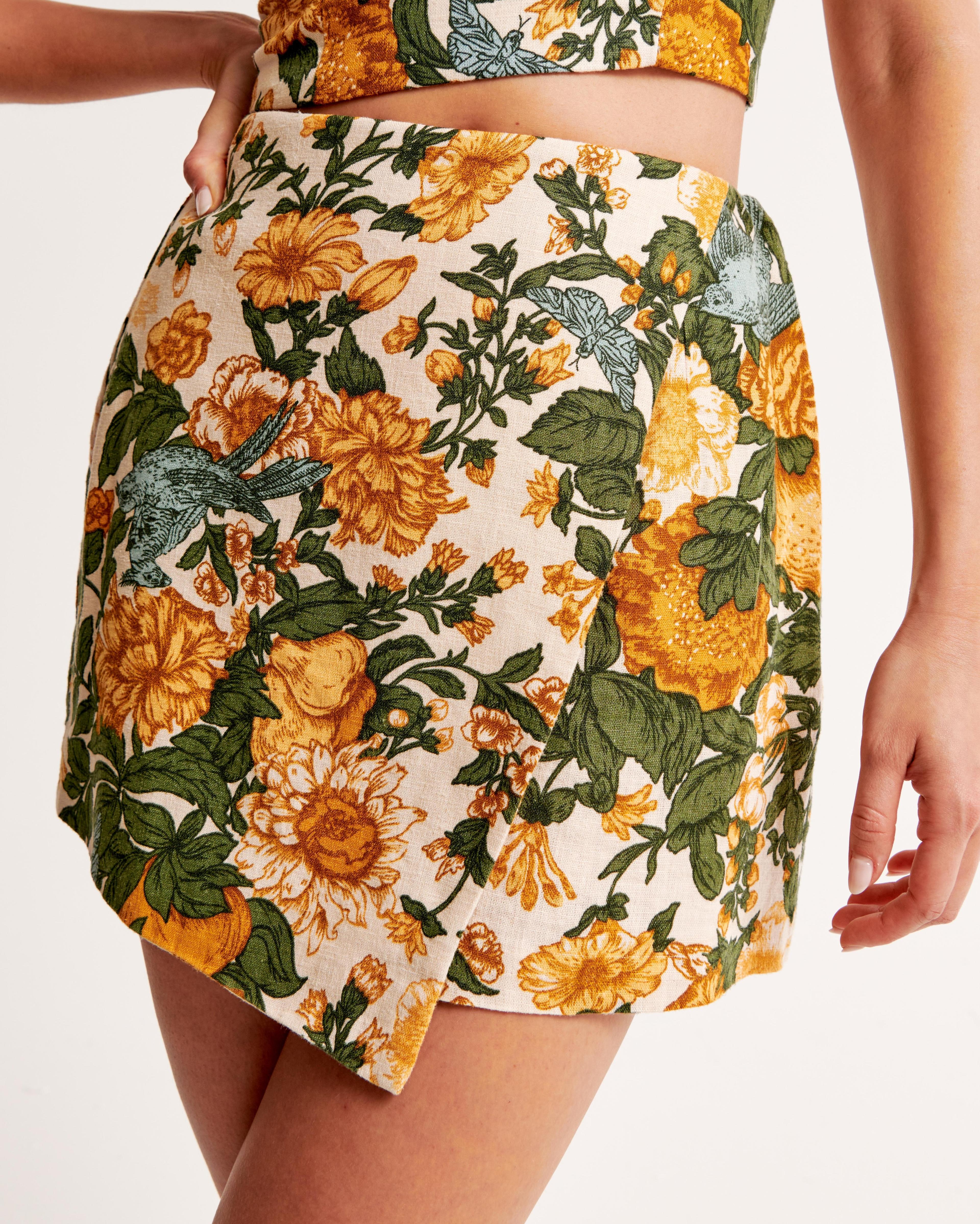 The A&F Scarlett Linen-Blend Wrap Mini Skort Product Image