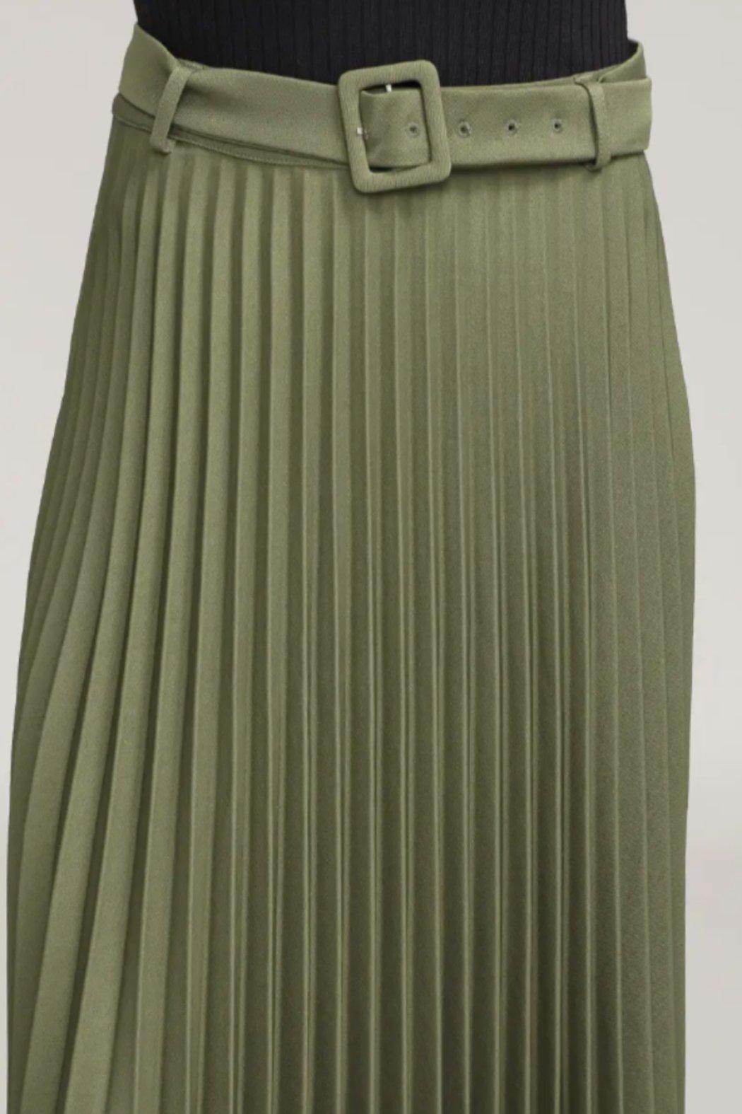 All pleated H-line Skirt w/Belt Product Image