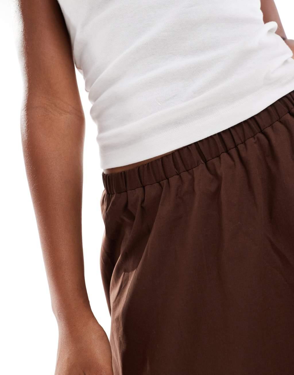 ASOS DESIGN poplin puffball maxi skirt in chocolate Product Image