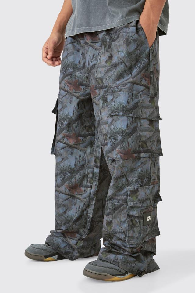 Elasticated Waist Camo Parachute Cargo Pants | boohooMAN USA Product Image