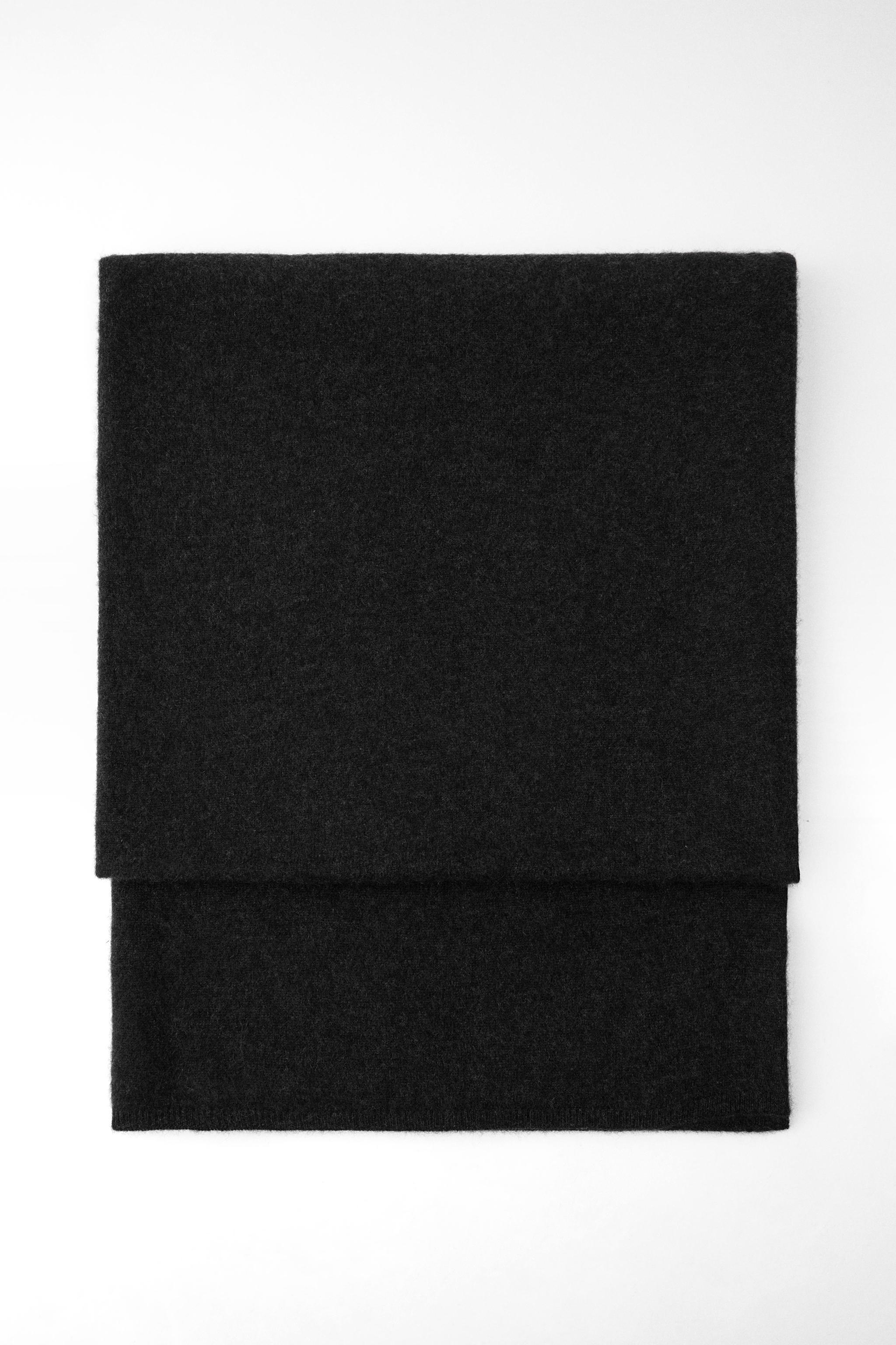 100% CASHMERE KNIT SCARF Product Image