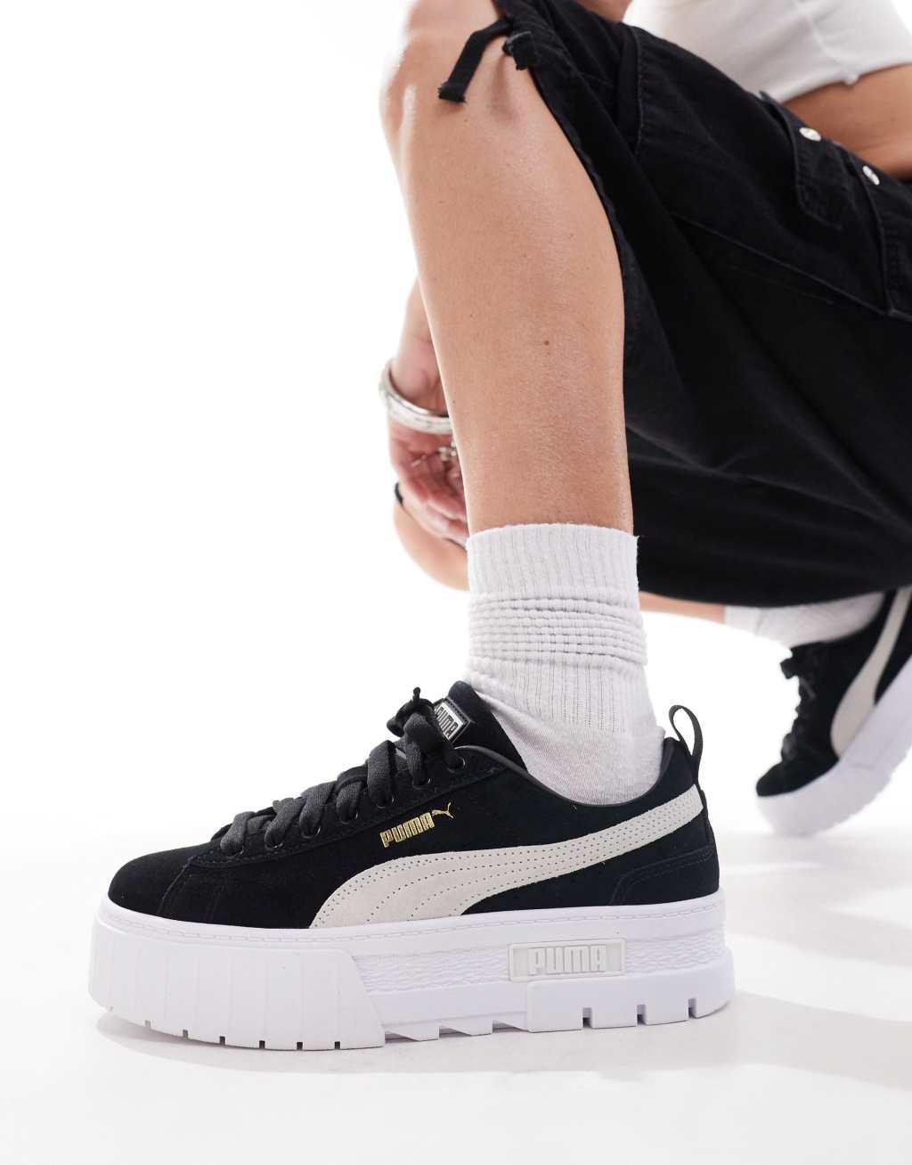 PUMA Mayze classic sneakers in black with off white details Product Image