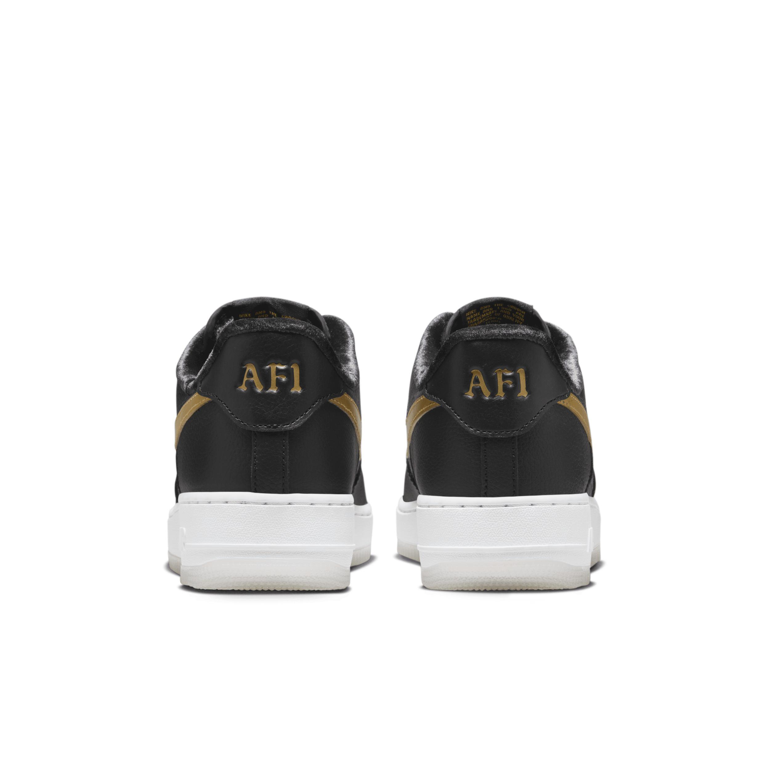 Nike Men's Air Force 1 '07 Premium Shoes Product Image