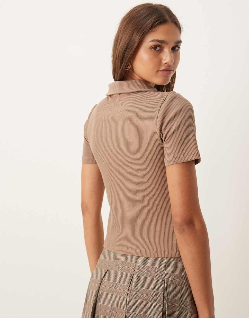 Vila short sleeve ribbed knit polo top in brown Product Image