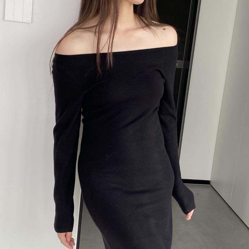 Long-Sleeve Off Shoulder Plain Ribbed Knit Maxi Bodycon Dress Product Image