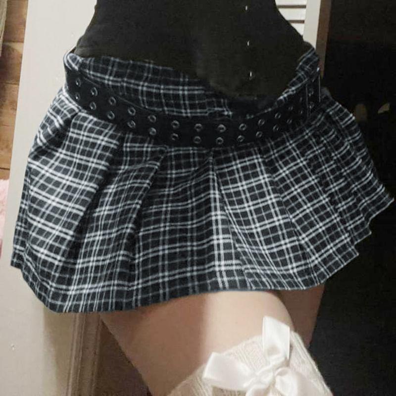 Low Waist Plaid Mini Pleated Skirt Product Image