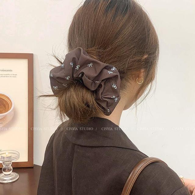 Bow Print Scrunchie Product Image