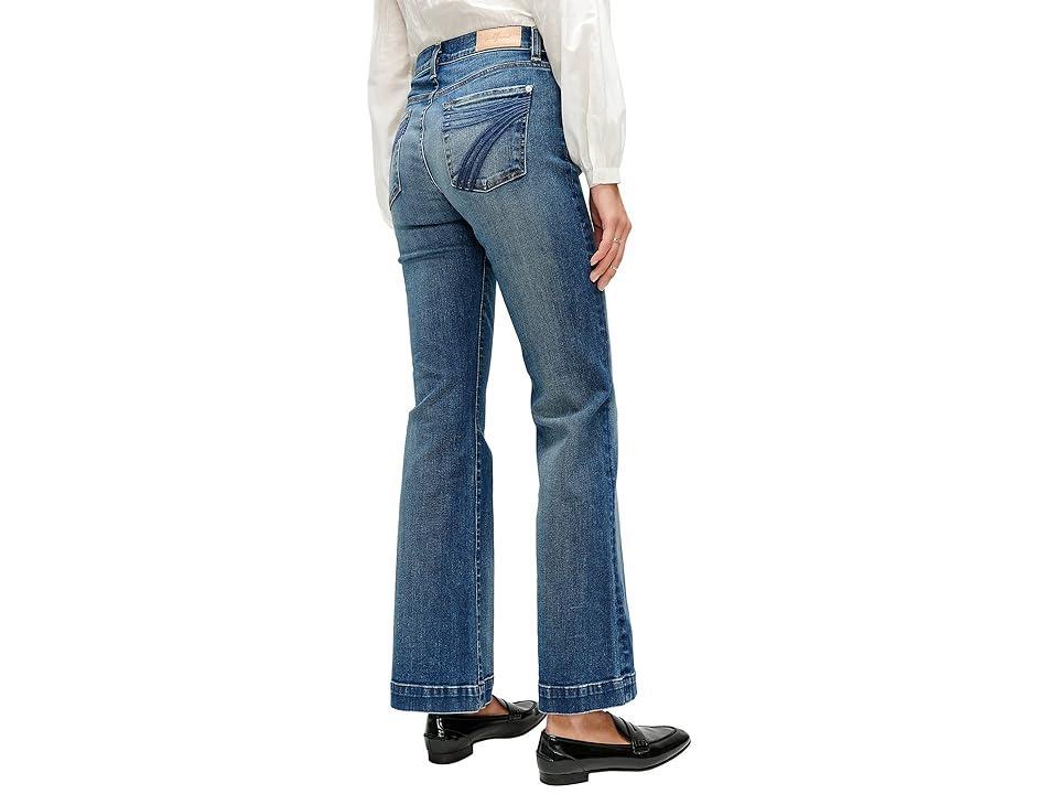 7 For All Mankind Tailorless Dojo in Distressed Authentic Light (Distressed Authentic Light) Women's Jeans Product Image