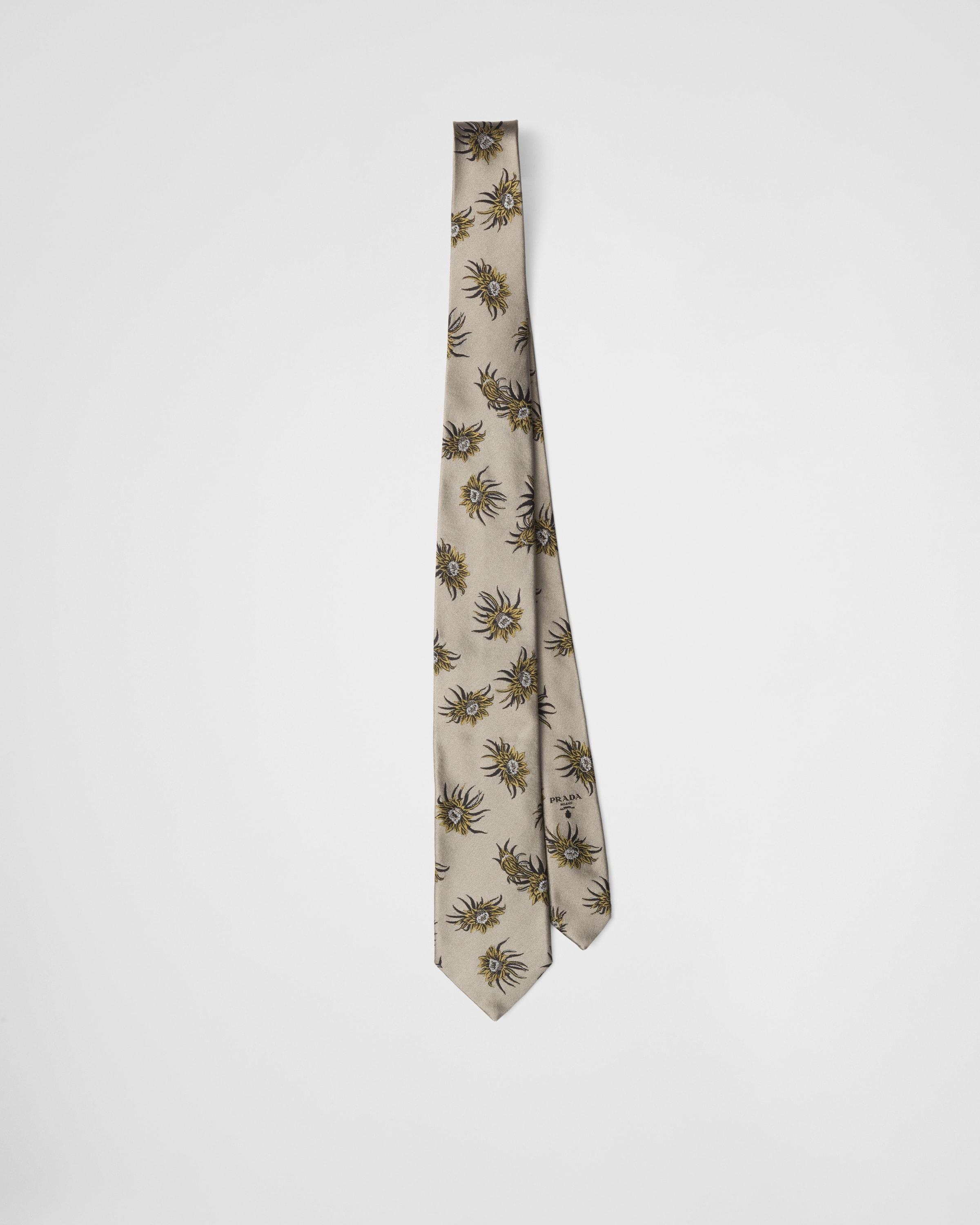 Silk tie Product Image