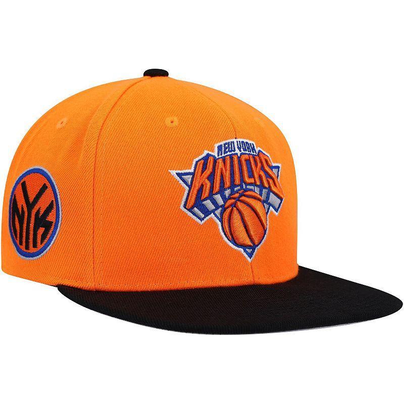 Mens Mitchell & Ness /Black New York Knicks Side Core 2.0 Snapback Hat Product Image