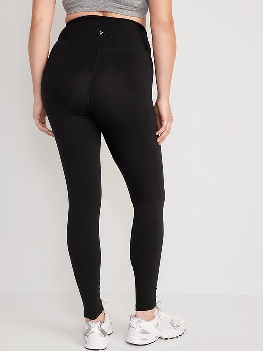 Extra High-Waisted PowerChill Leggings Product Image