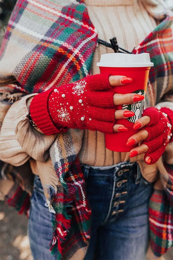 Christmas Cocoa Gloves In Red Product Image