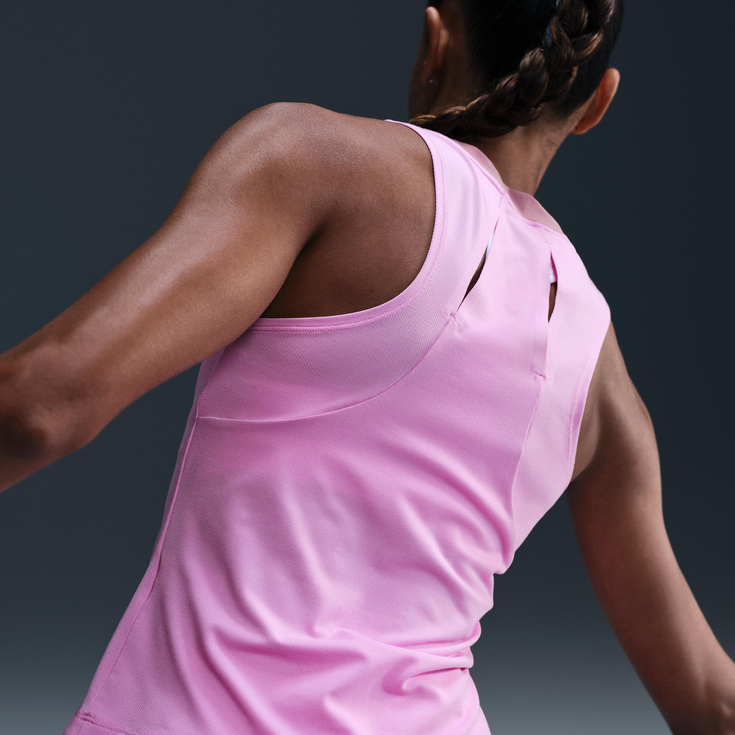 NikeCourt Advantage Women's Dri-FIT Tennis Tank Top Product Image