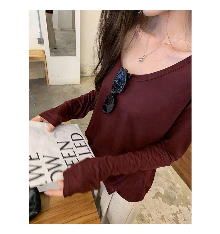 Long Sleeve Scoop Neck Plain Tee Product Image