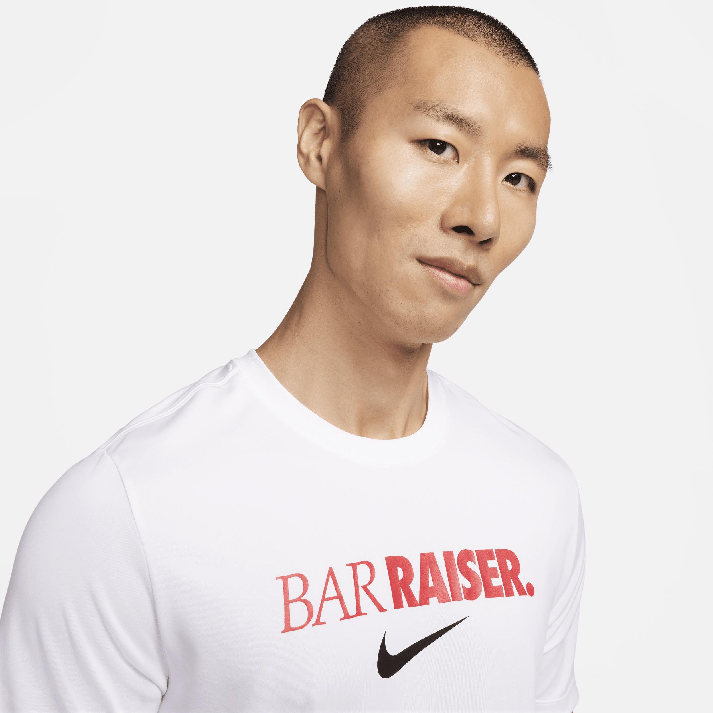 Nike Men's Dri-FIT Fitness T-Shirt Product Image