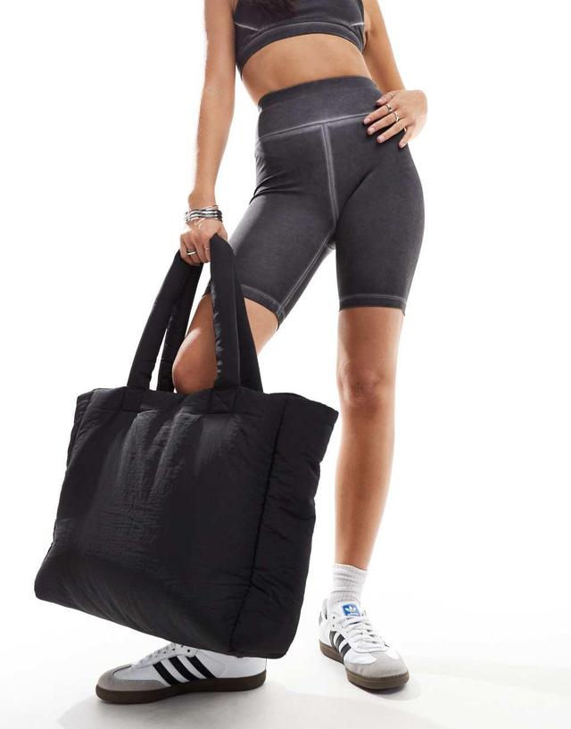 ASOS 4505 padded woven gym tote bag in black Product Image