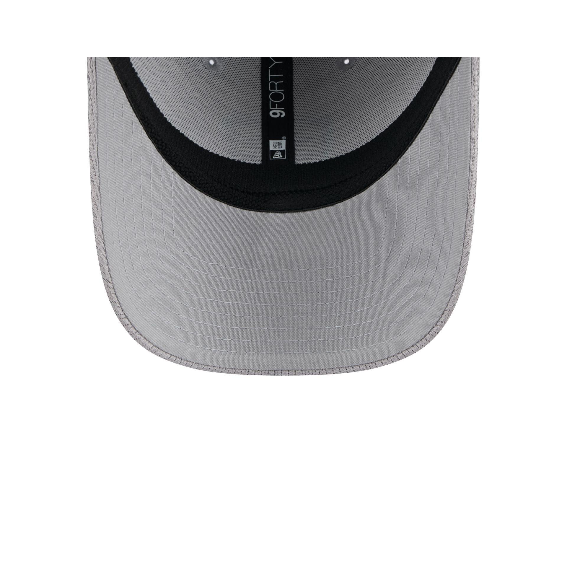 Chicago Bulls Gray 9FORTY Stretch-Snap Hat Male Product Image