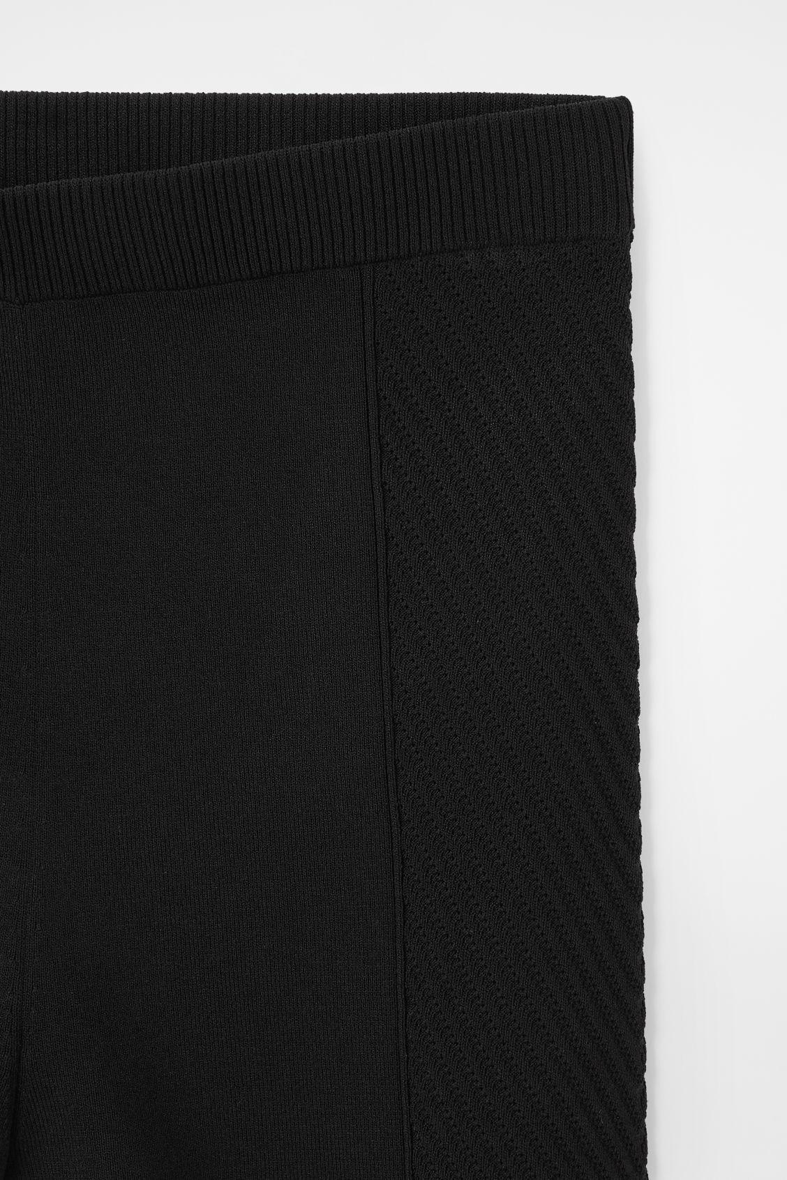 RIBBED-KNIT SHORTS Product Image