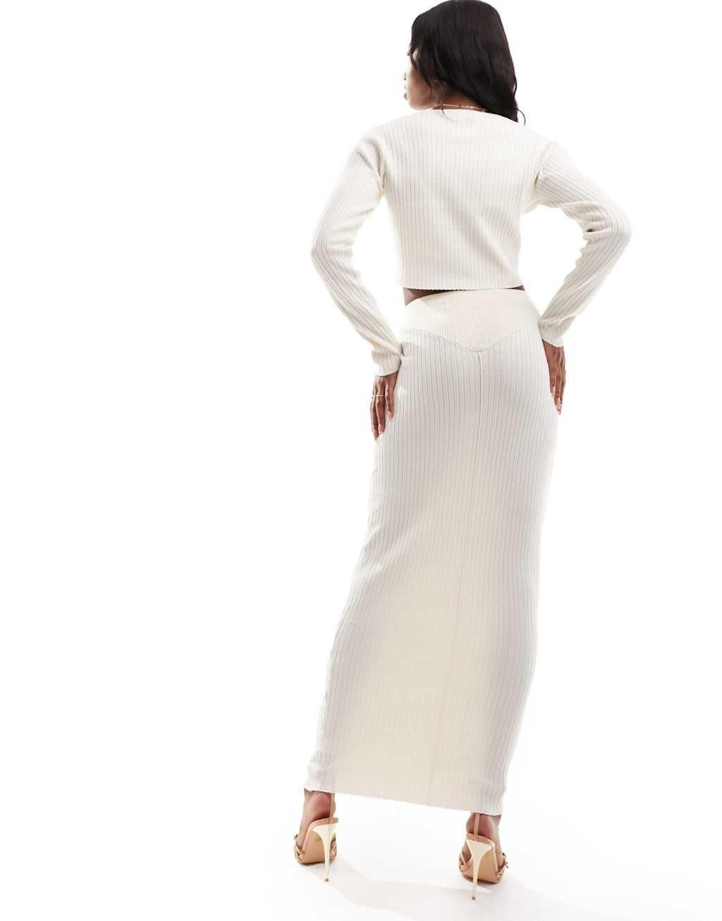 Simmi knitted maxi skirt Product Image