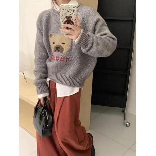 Long Sleeve Bear Print Loose-Fit Sweater Product Image