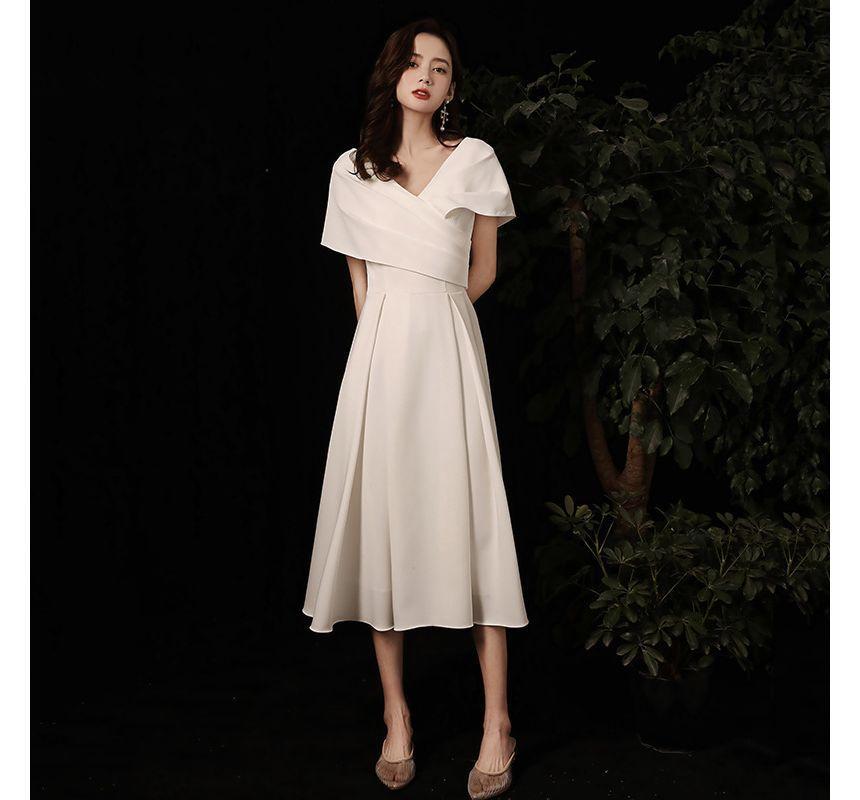 Short-Sleeve V-Neck Plain Ruched A-Line Cocktail Dress (Various Designs) Product Image