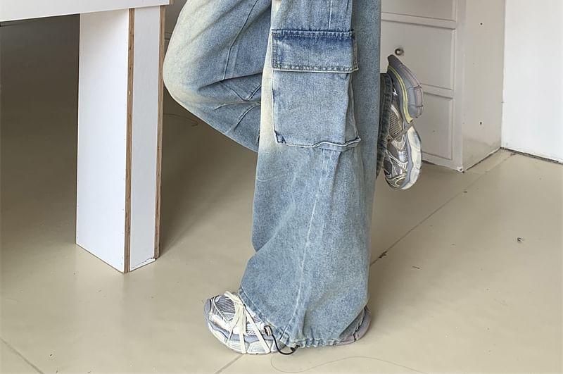 Mid Rise Washed Wide Leg Cargo Jeans Product Image