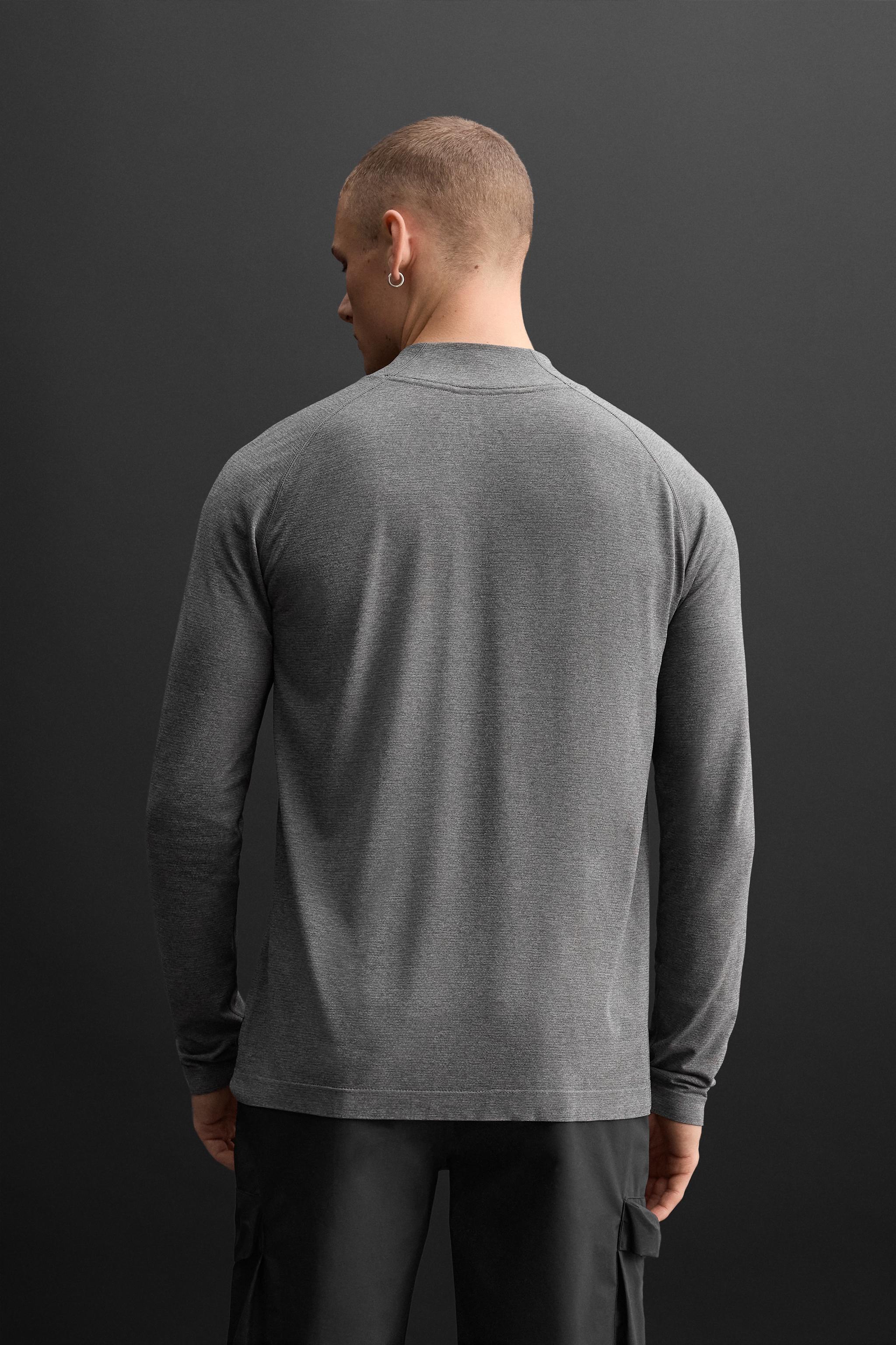 SEAMLESS TRAINING T-SHIRT Product Image