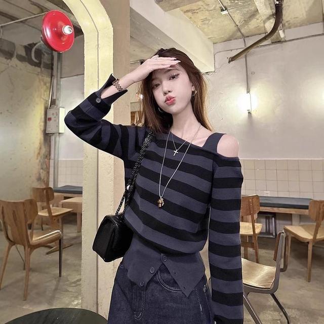 Cold-Shoulder Striped Side-Slit Top Product Image