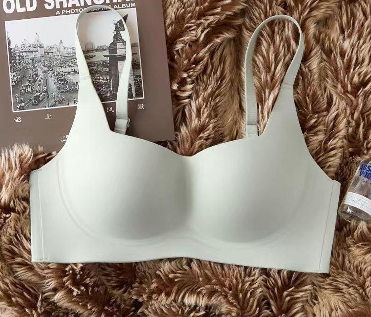 Plain Seamless Wireless Bra Product Image