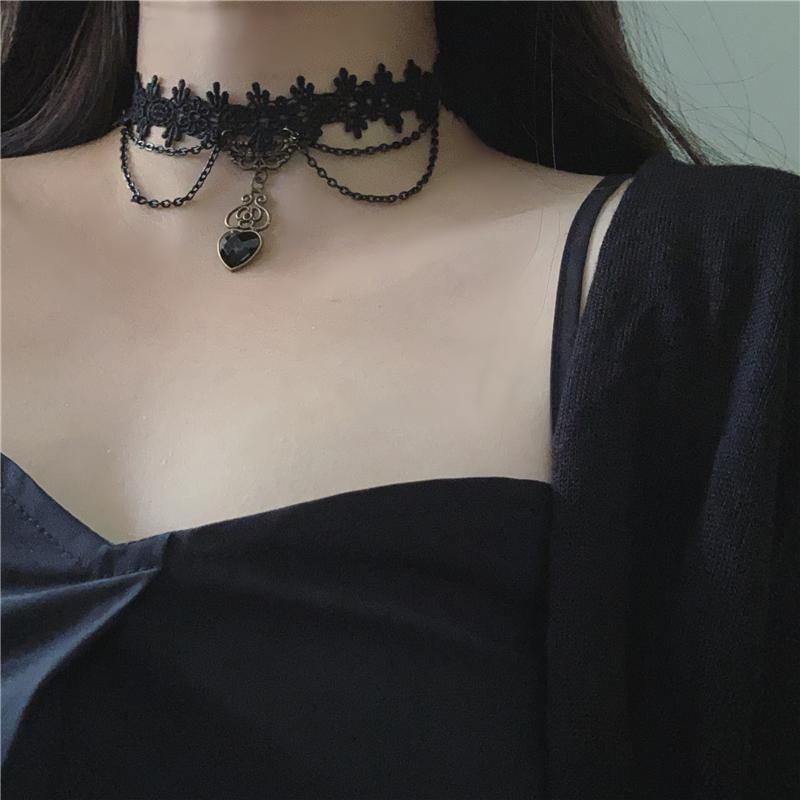 Heart Chained Lace Choker Product Image