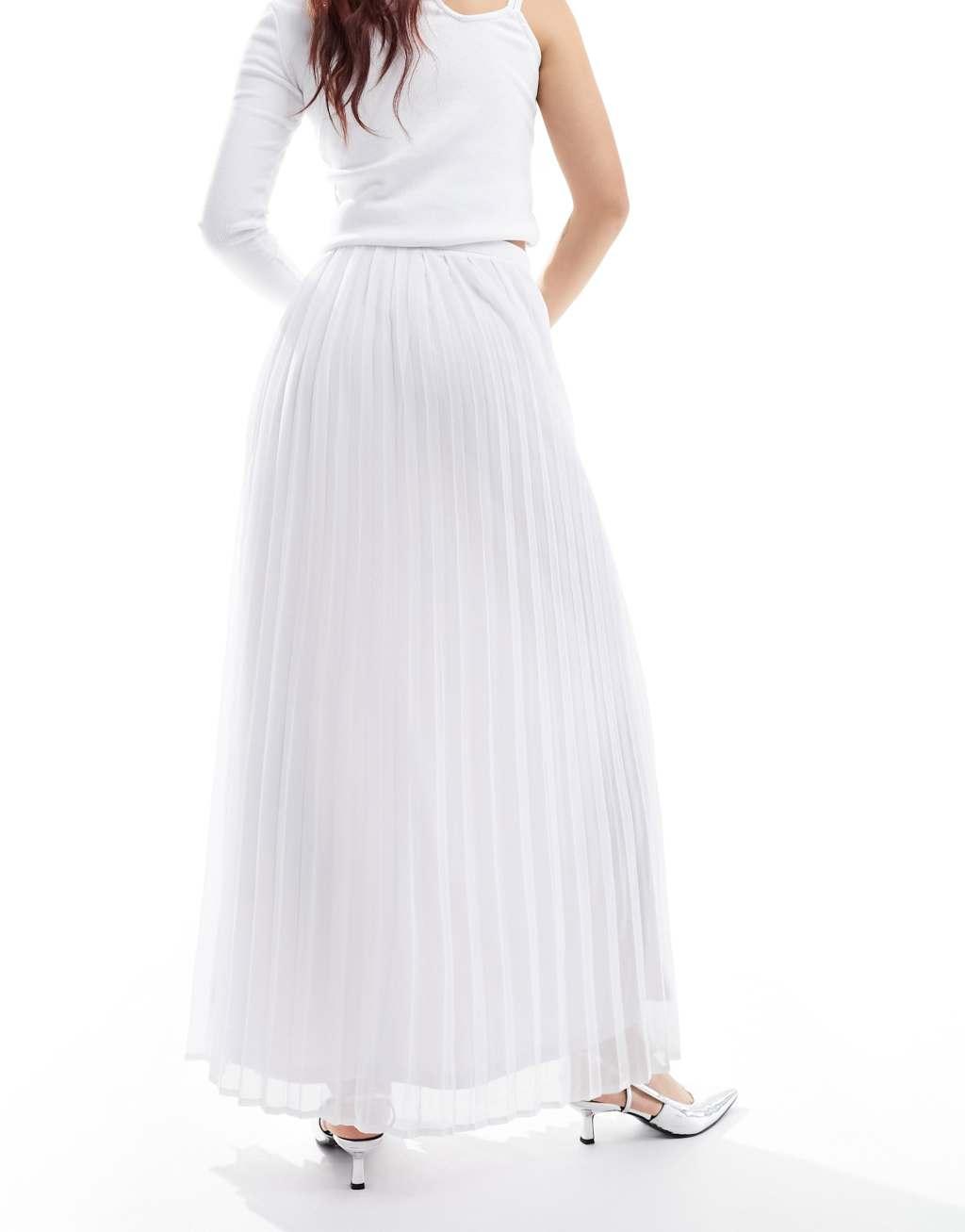 4th & Reckless chiffon pleated maxi skirt in white Product Image