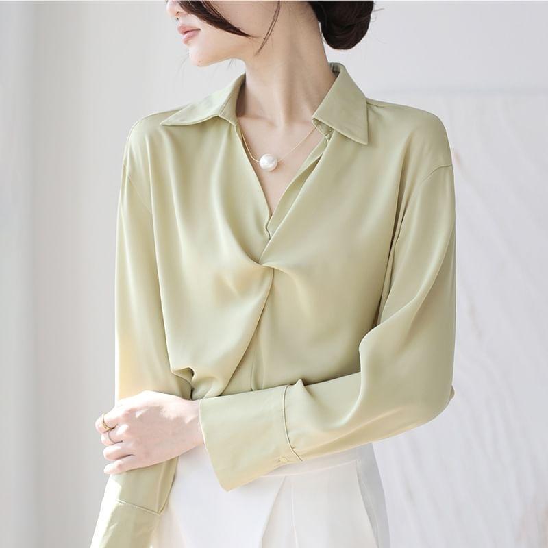 Long-Sleeve V-Neck Plain Twist Shirt Product Image