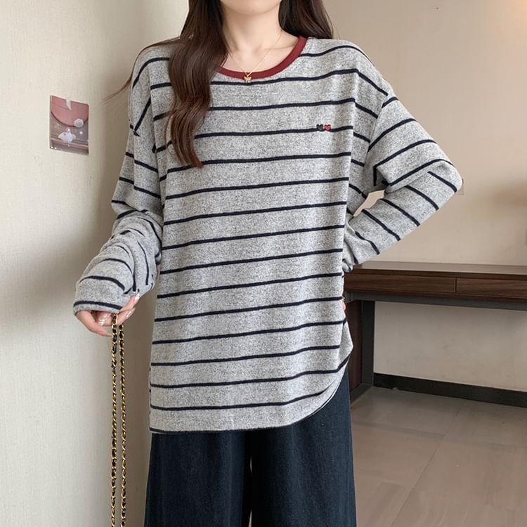 Long-Sleeve Round Neck Striped Contrast Trim T-Shirt Product Image