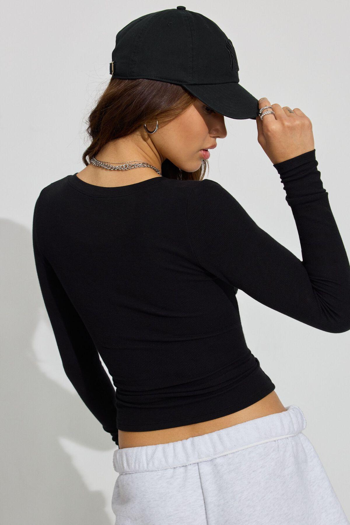 Tara V-Neck Long Sleeve Top Product Image