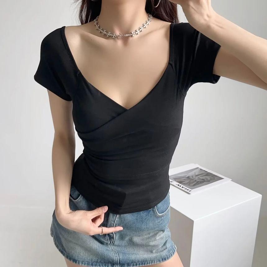 Short Sleeve V-Neck Plain Slim-Fit Crop Top Product Image