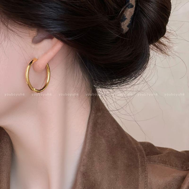 Glossy Hoop Earring Product Image