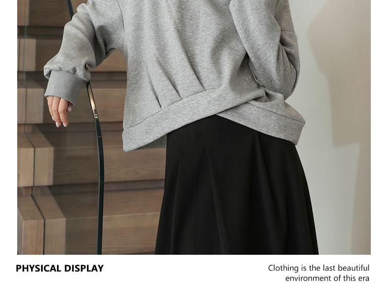 Drop Shoulder Crew Neck Plain Crop Sweatshirt Product Image