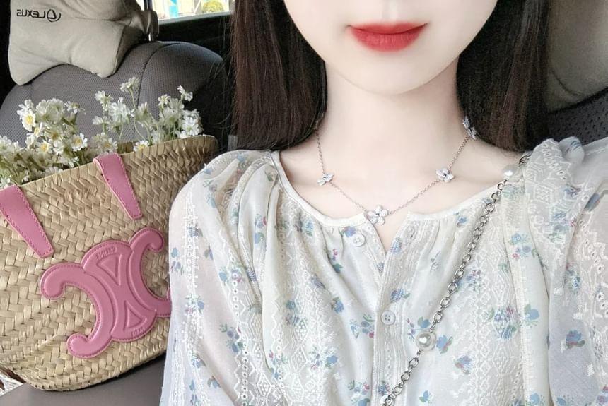 3/4-Sleeve Crew Neck Floral Print Embroidered Button-Up Blouse Product Image