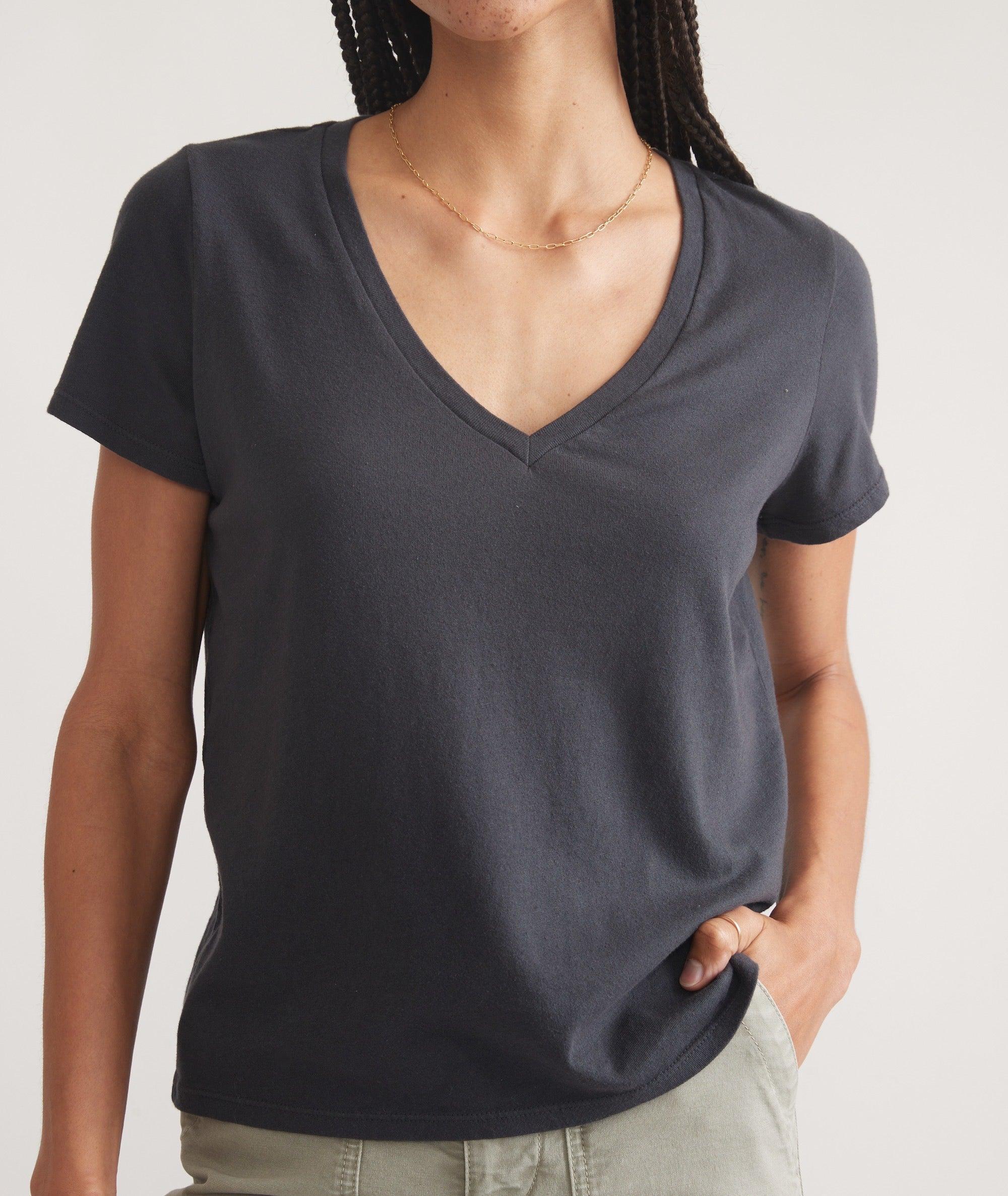 Easy V-Neck Product Image