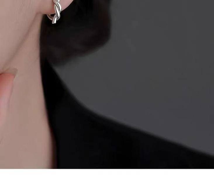 Twisted Hoop Earring Product Image