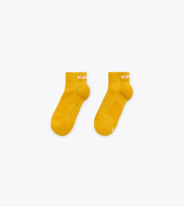 CUSHION QUARTER SOCKS Product Image