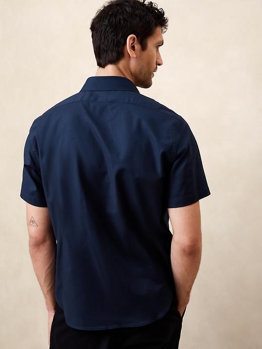 Slim Short Sleeve Dress Shirt Product Image