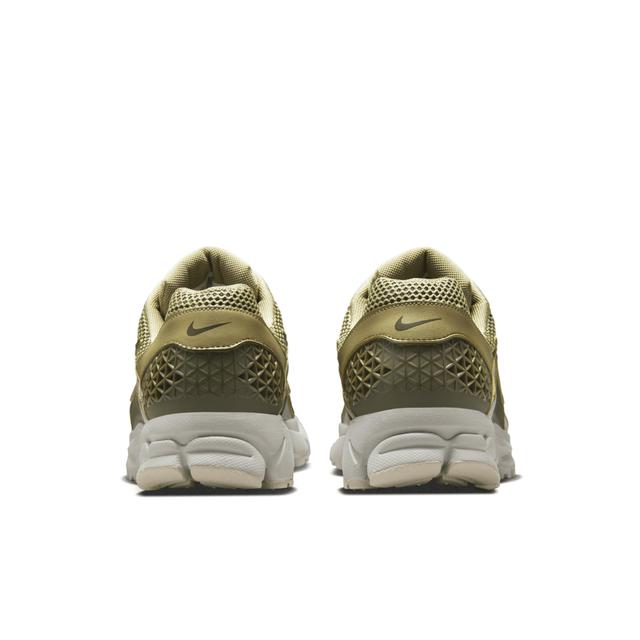 Nike Men's Zoom Vomero 5 Shoes Product Image